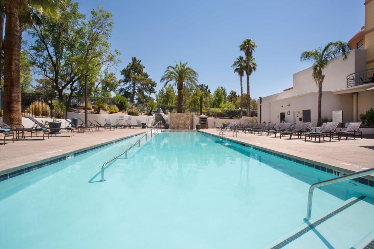 Embassy Suites By Hilton Phoenix Biltmore Exterior photo