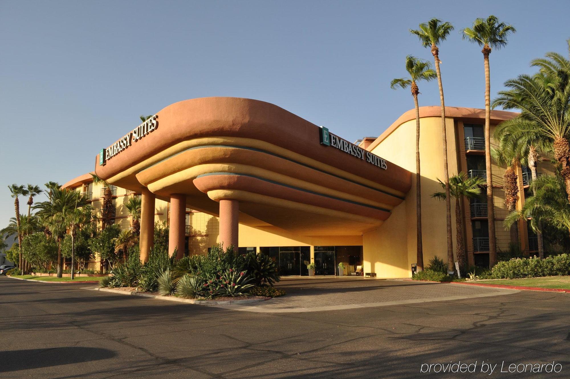 Embassy Suites By Hilton Phoenix Biltmore Exterior photo